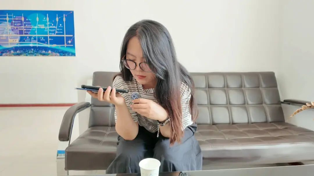 DƬ